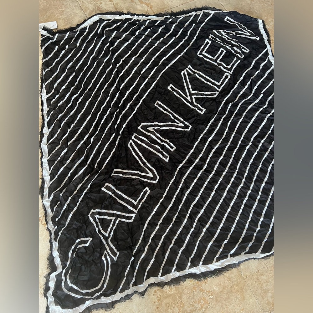 NWT calvin Klein scarf